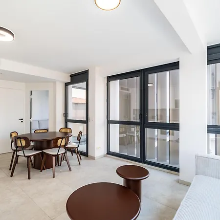 Charming I 2br Monaco * بوزولي