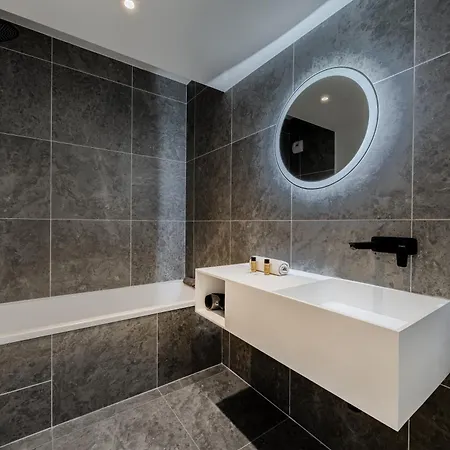 Charming I 2br Monaco * بوزولي